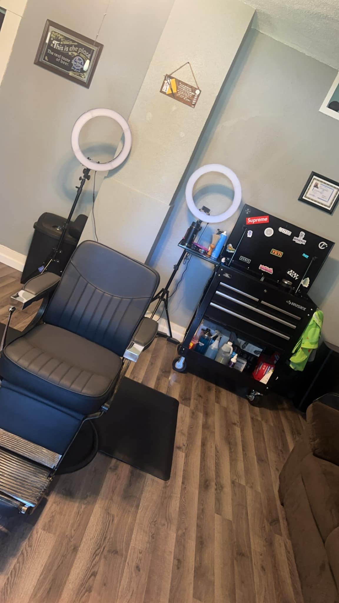 Inside The Barburrshop. The chair and station.